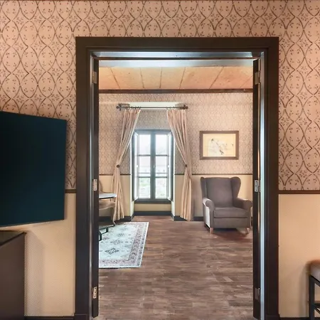 Palacio Del Carmen, Autograph Collection
