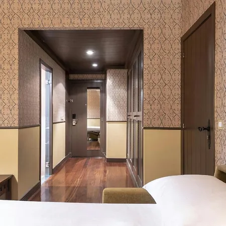 Palacio Del Carmen, Autograph Collection 5*