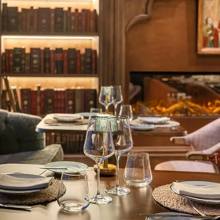 Palacio Del Carmen, Autograph Collection 5*