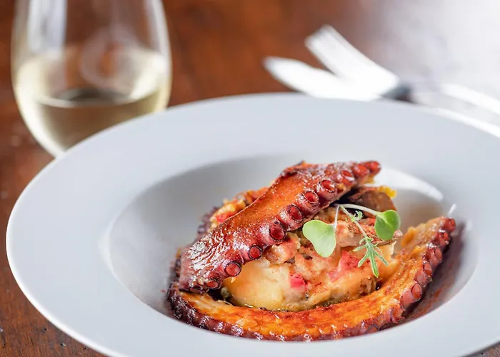 Palacio Del Carmen, Autograph Collection