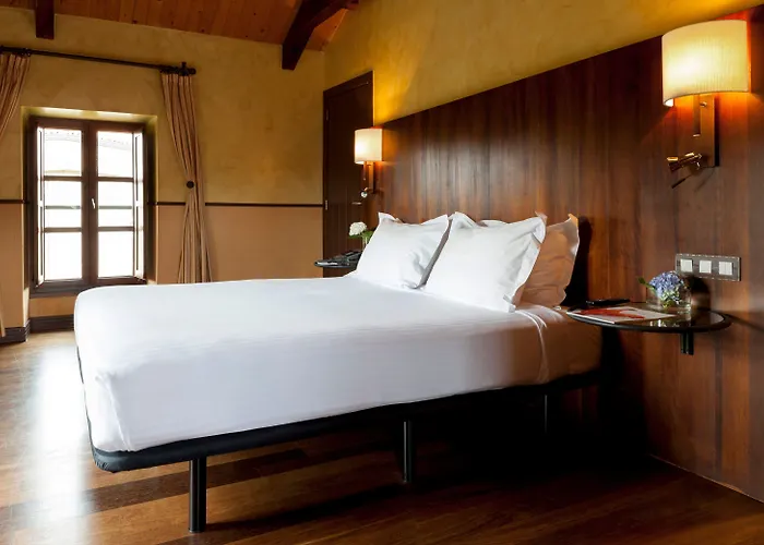 Palacio Del Carmen, Autograph Collection